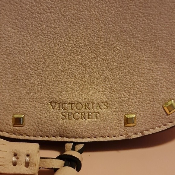Victoria's Secret Pink Tassle Crossbody Bag NWOT - Picture 2 of 7
